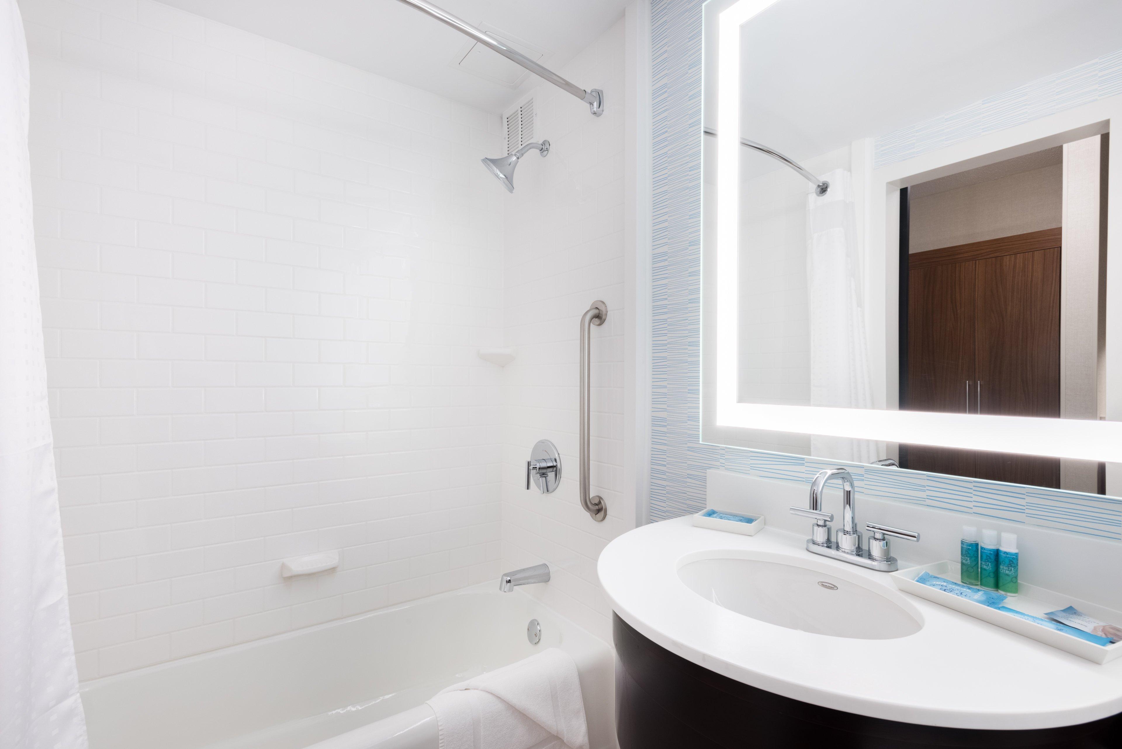 Holiday Inn Express Boston-Waltham By Ihg Екстер'єр фото