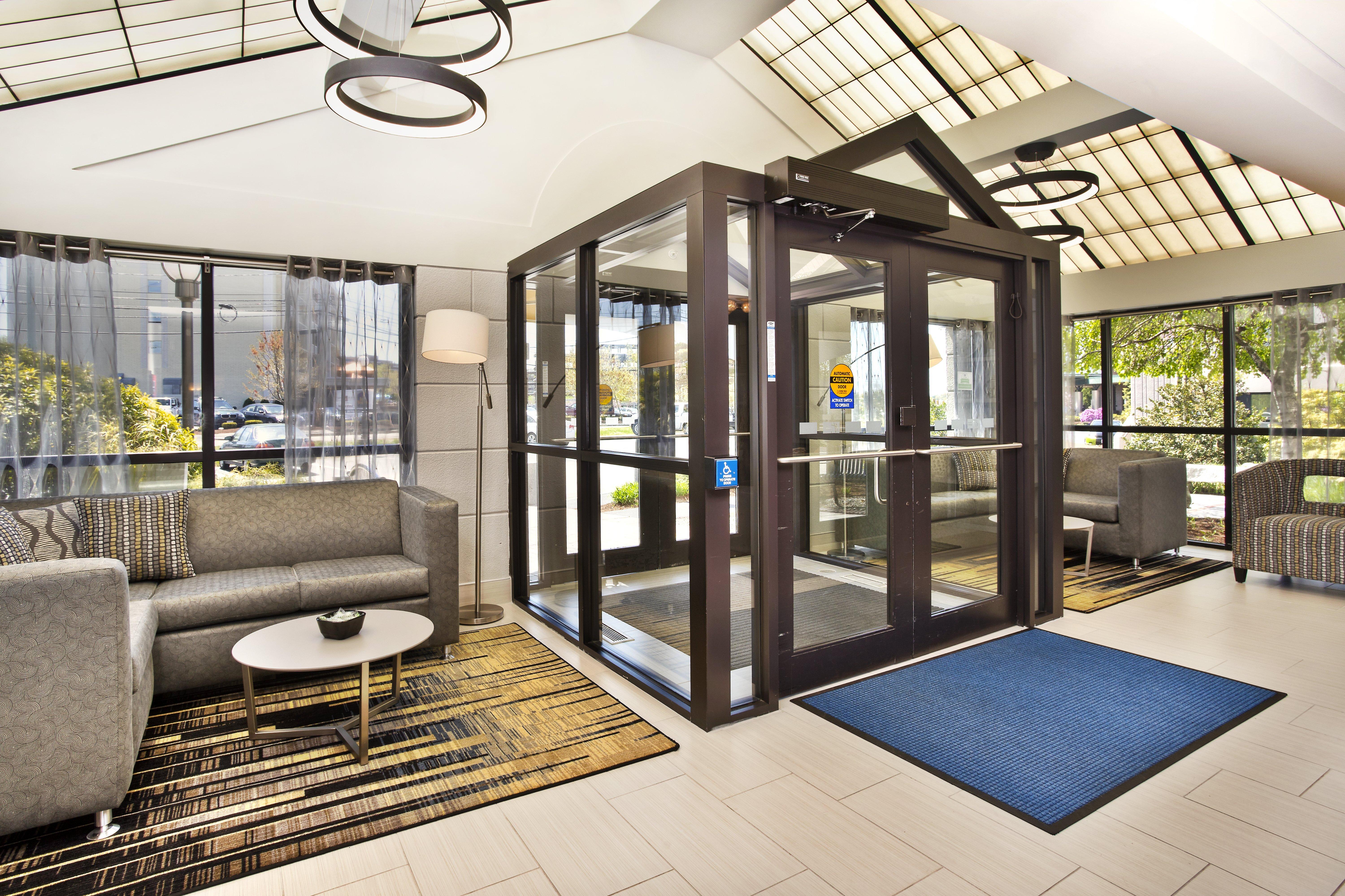 Holiday Inn Express Boston-Waltham By Ihg Екстер'єр фото