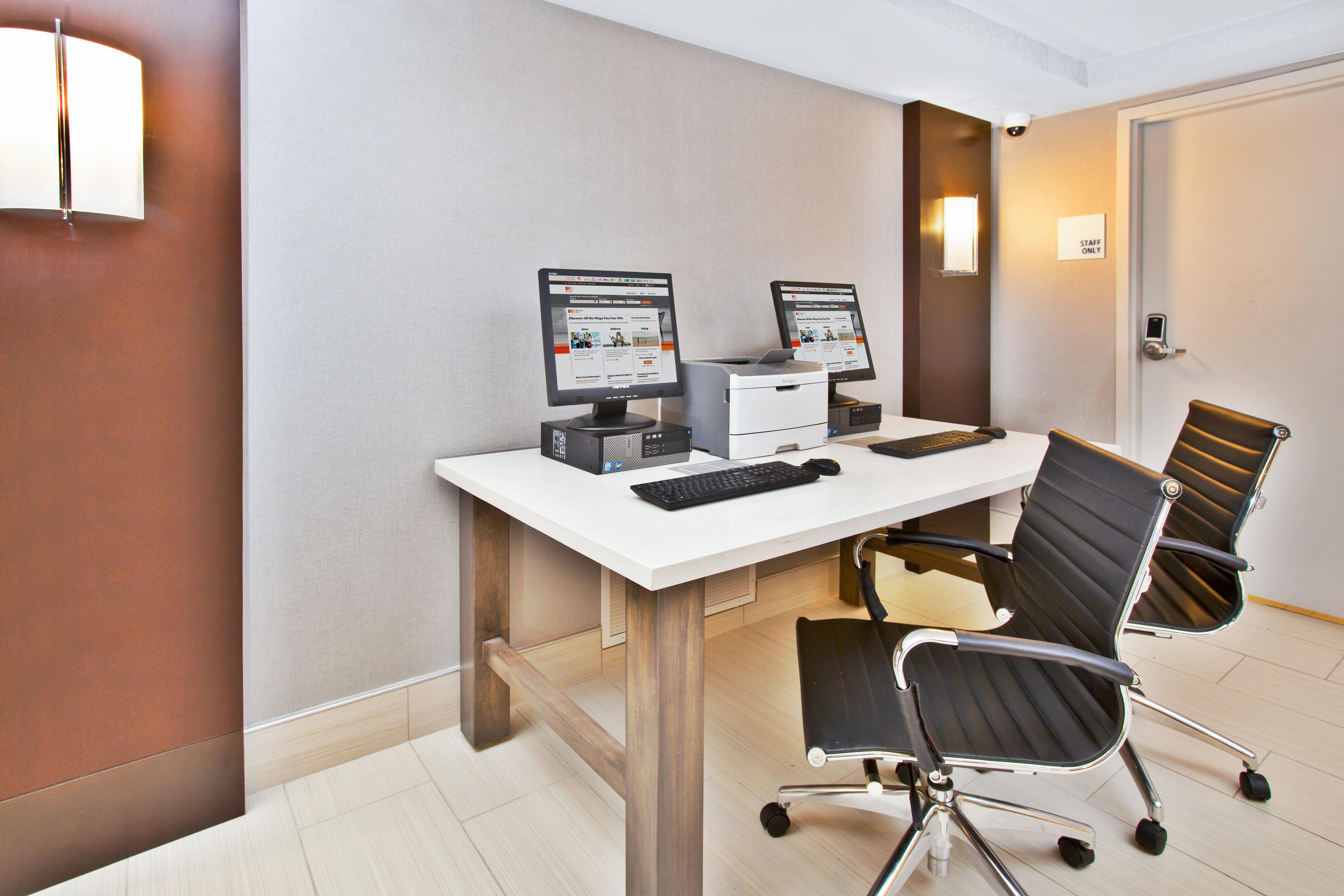 Holiday Inn Express Boston-Waltham By Ihg Екстер'єр фото